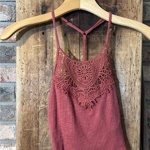 SO Pink Ribbed Embellished Sleeveless Camisole